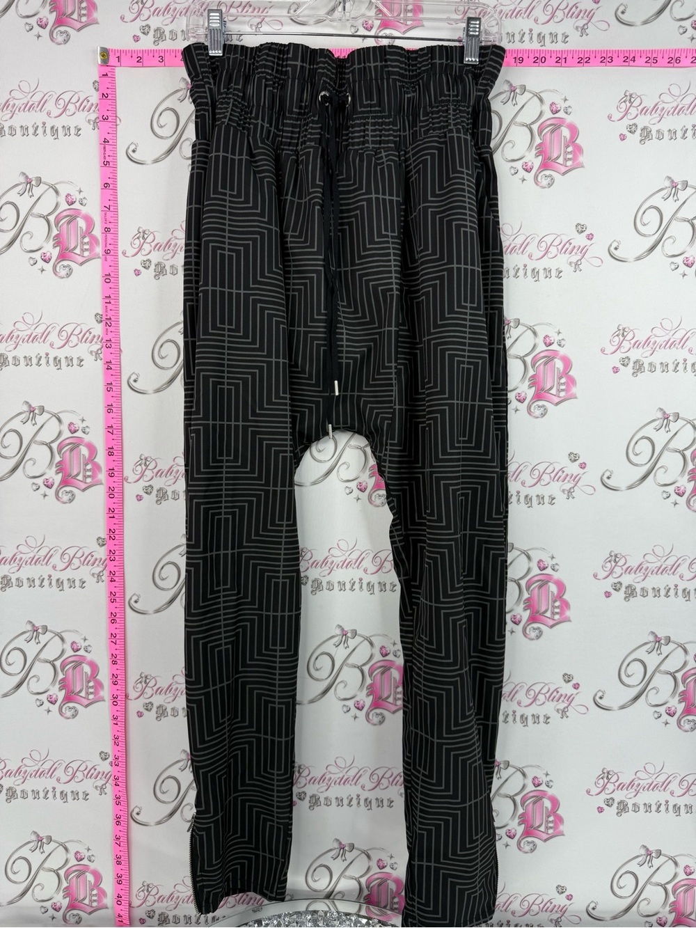 Lorna Jane pants high waist groovy Black Geometric-Print Jogger Pants